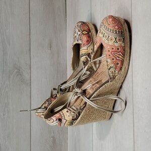 NEW Tommy HilfigerMorrocan Paisley Print FW Espadrille Wedge Sandals Shoes 11M